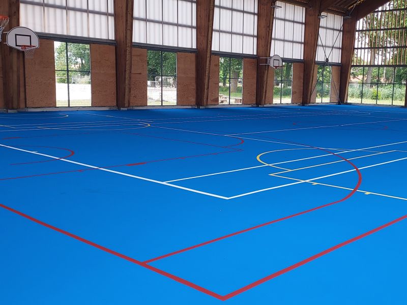 Plateau sportif sous gymnase